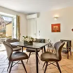 Appart hôtel La Des Consuls