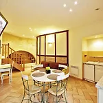 La Des Consuls - De Tourisme De Charme 4*