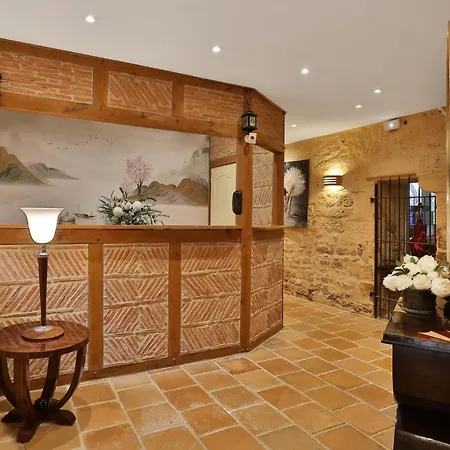 La Des Consuls - De Tourisme De Charme Aparthotel *