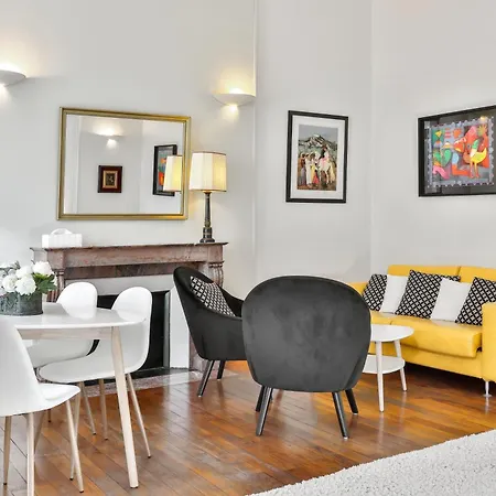 Aparthotel La Des Consuls - De Tourisme De Charme