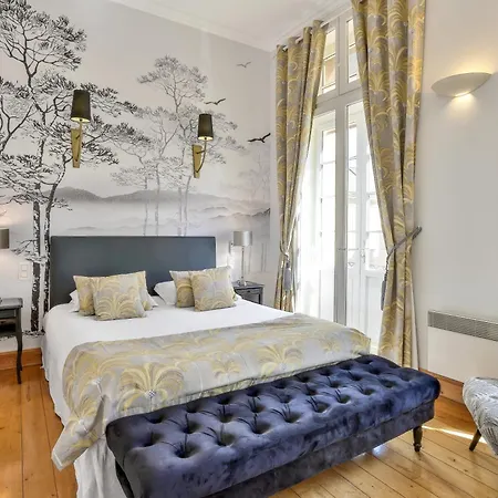 Aparthotel La Des Consuls - De Tourisme De Charme