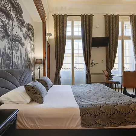 La Des Consuls Aparthotel *