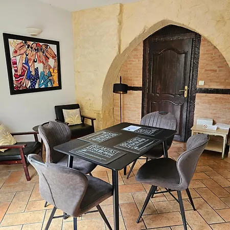 La Des Consuls - De Tourisme De Charme 4* サルラ・ラ・カネダ