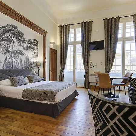 Aparthotel La Des Consuls - De Tourisme De Charme