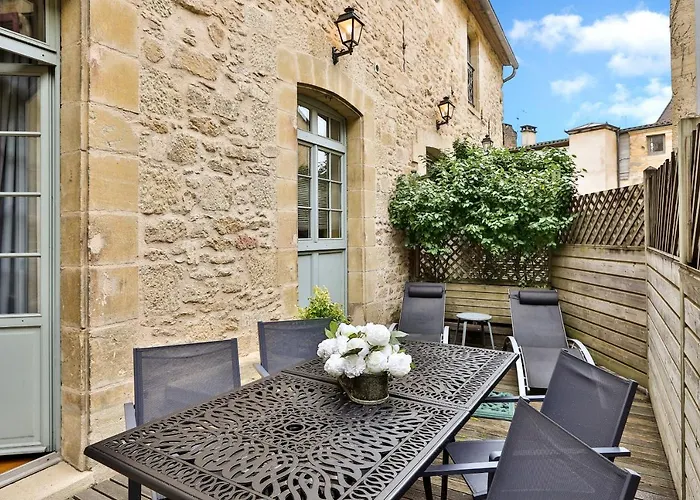 La Des Consuls - De Tourisme De Charme サルラ・ラ・カネダ