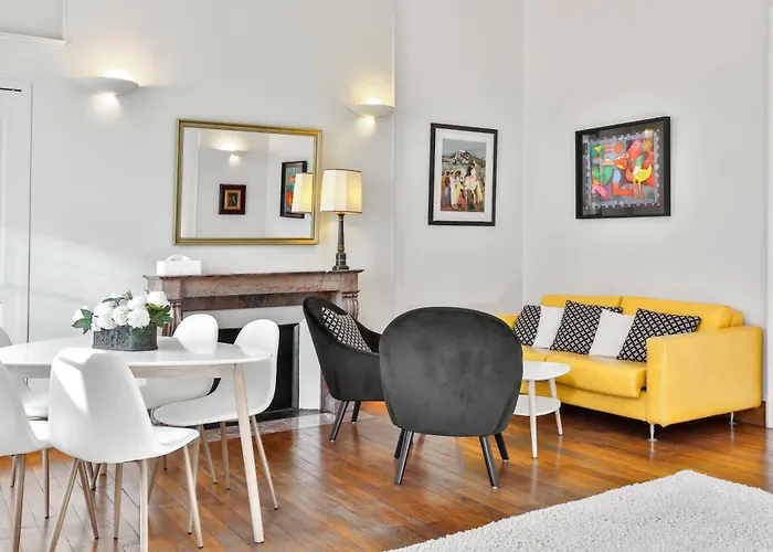 Aparthotel La Des Consuls - De Tourisme De Charme