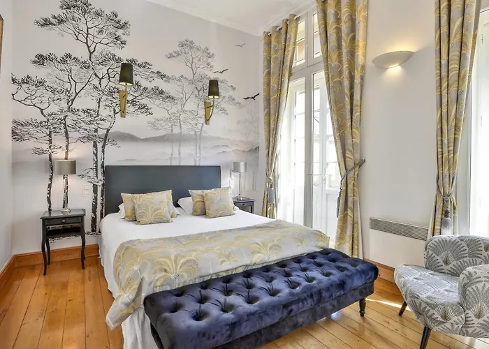 Aparthotel La Des Consuls - De Tourisme De Charme