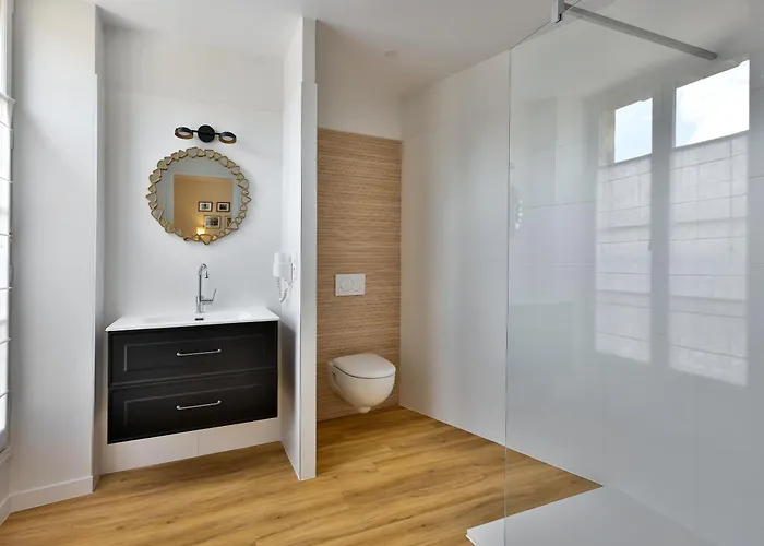 アパートホテル La Des Consuls - De Tourisme De Charme サルラ・ラ・カネダ