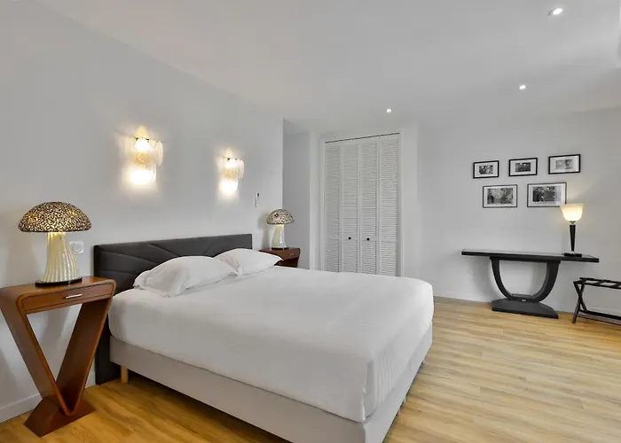 La Des Consuls - De Tourisme De Charme アパートホテル 4*