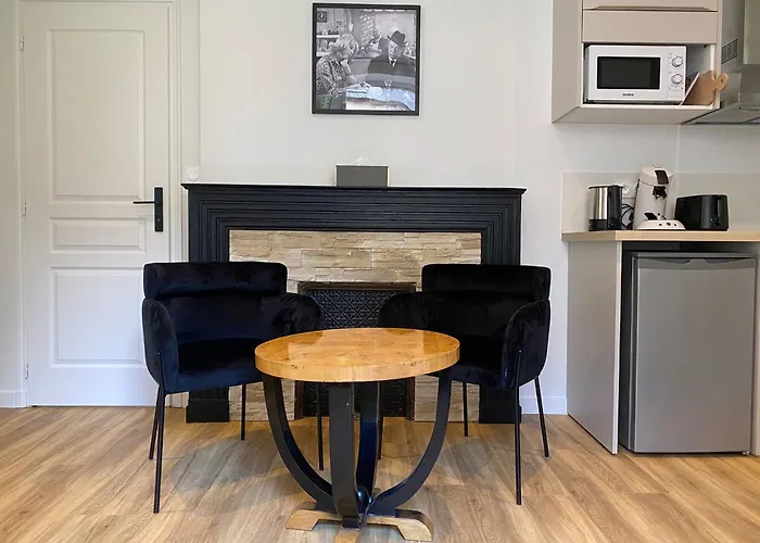 La Des Consuls - De Tourisme De Charme サルラ・ラ・カネダ