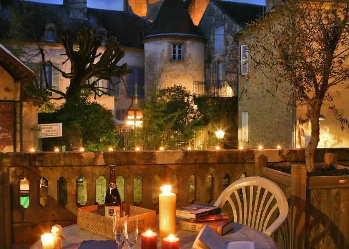 La Des Consuls - De Tourisme De Charme アパートホテル サルラ・ラ・カネダ