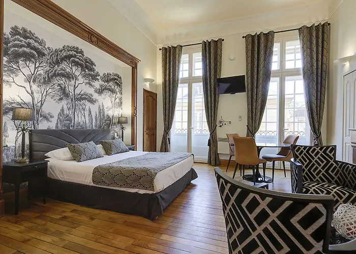 Aparthotel La Des Consuls - De Tourisme De Charme
